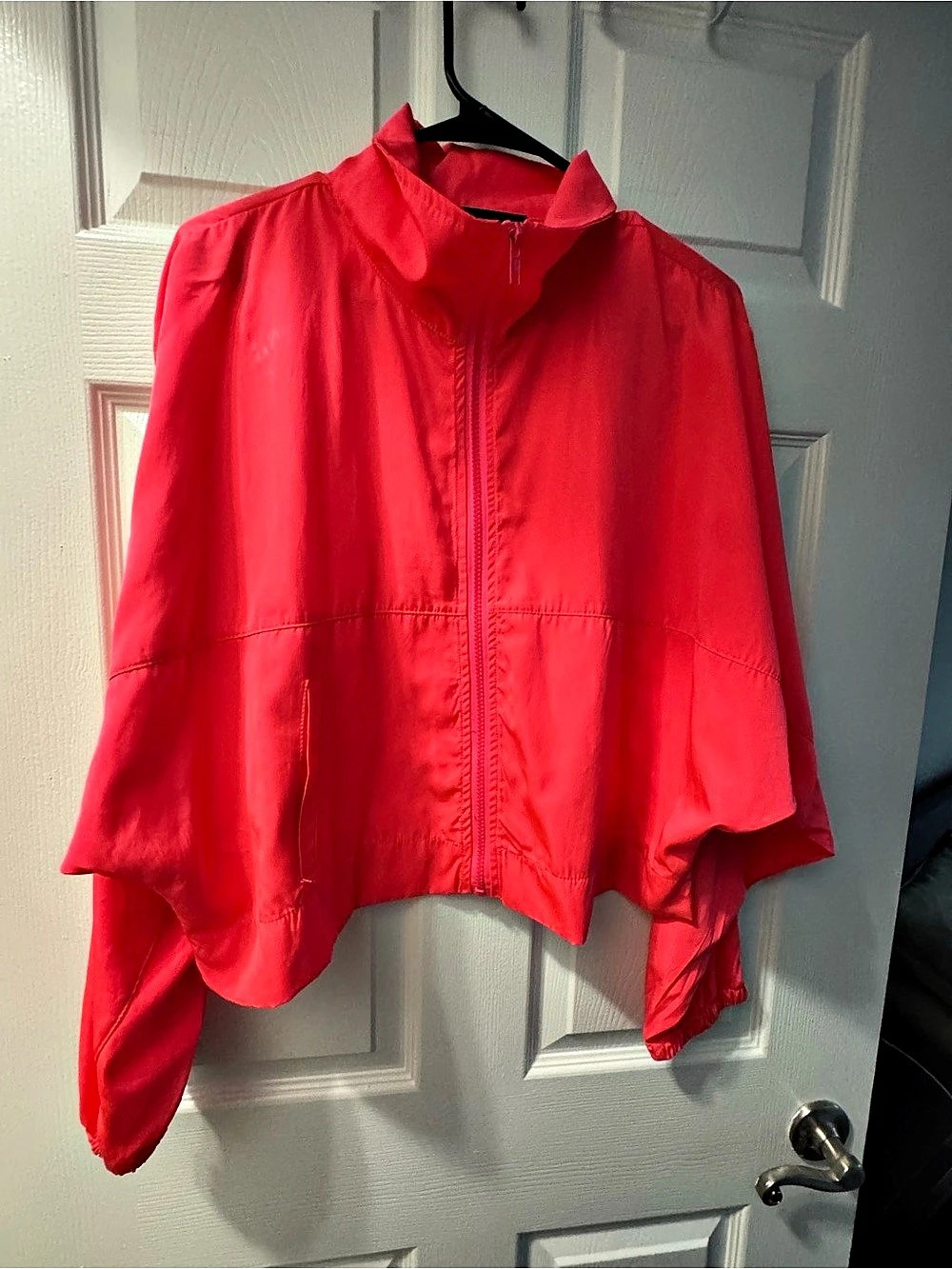 Know One Cares vintage Pink Cropped Bomber Jacket Size large Like New